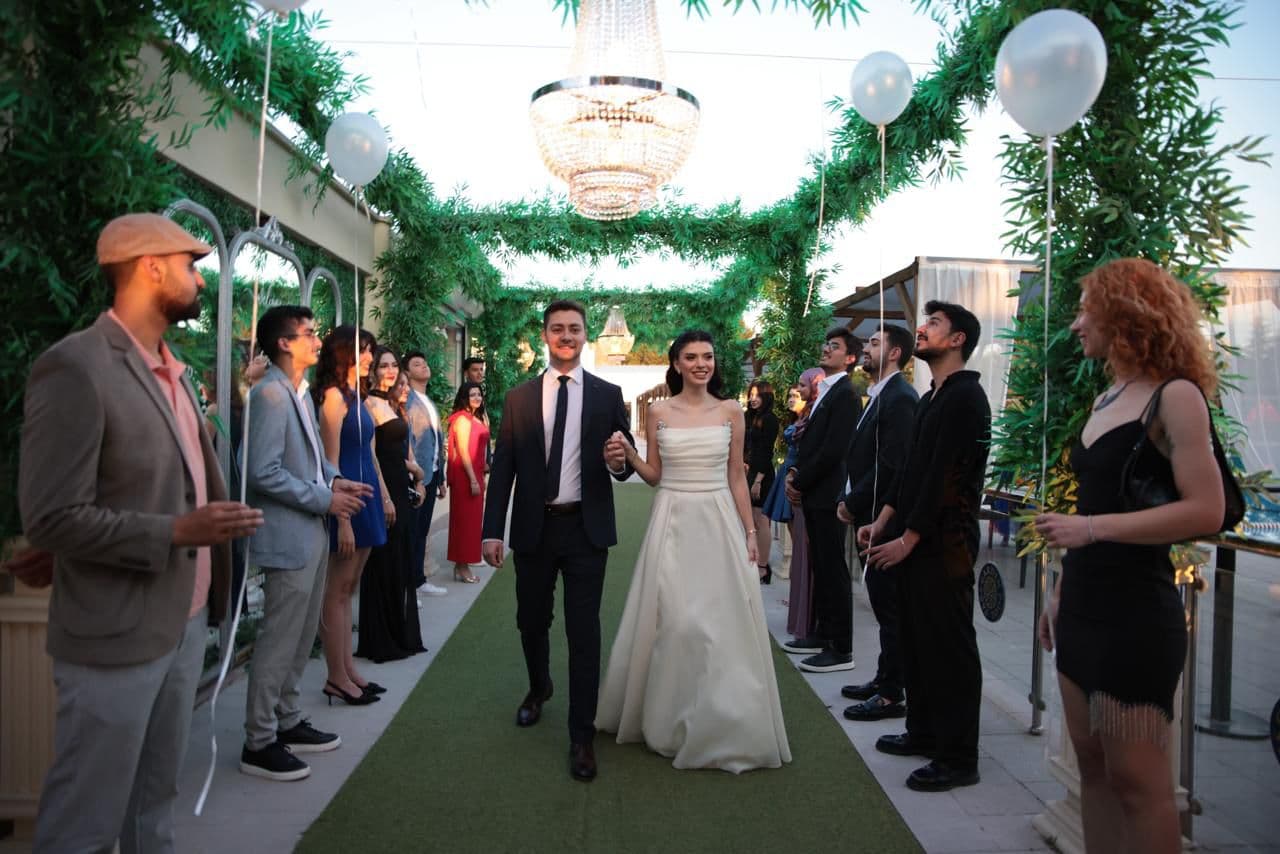 Elif & Erdem - Nişan Yürüyüşü